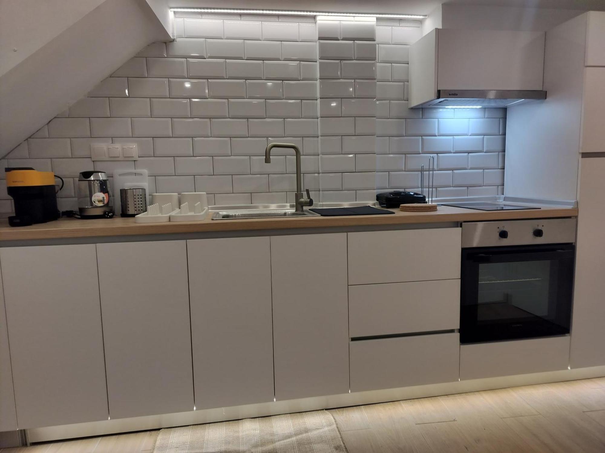 The White Loft - Explore Center By Foot Daire *